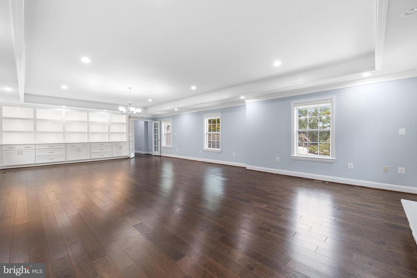 7908 HOLMES RUN DR, FALLS CHURCH, Virginia 22042, 6 Bedrooms Bedrooms, ,6 BathroomsBathrooms,Residential,For sale,7908 HOLMES RUN DR,VAFX2260572 MLS # VAFX2260572