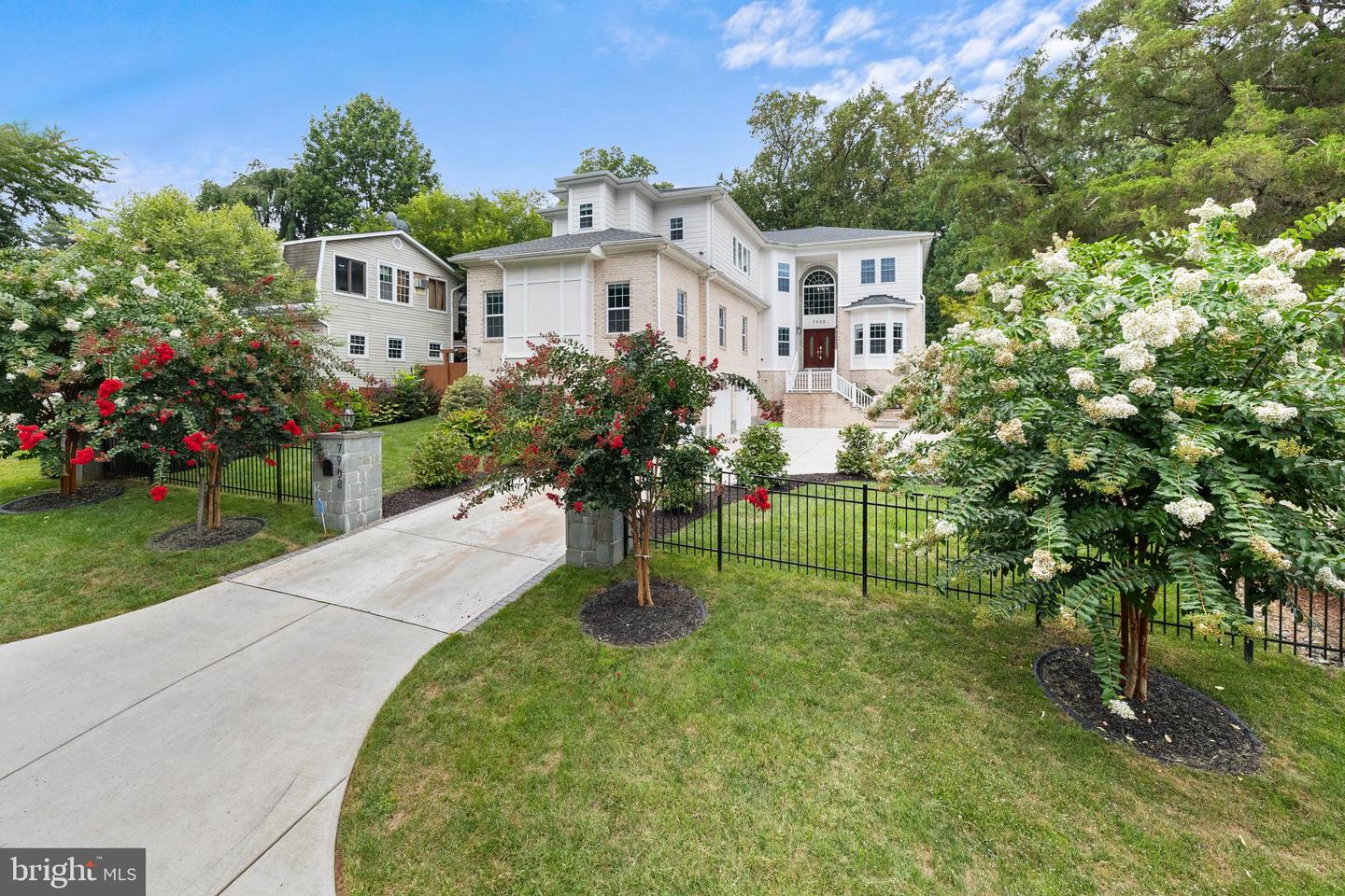 7908 HOLMES RUN DR, FALLS CHURCH, Virginia 22042, 6 Bedrooms Bedrooms, ,6 BathroomsBathrooms,Residential,For sale,7908 HOLMES RUN DR,VAFX2260572 MLS # VAFX2260572
