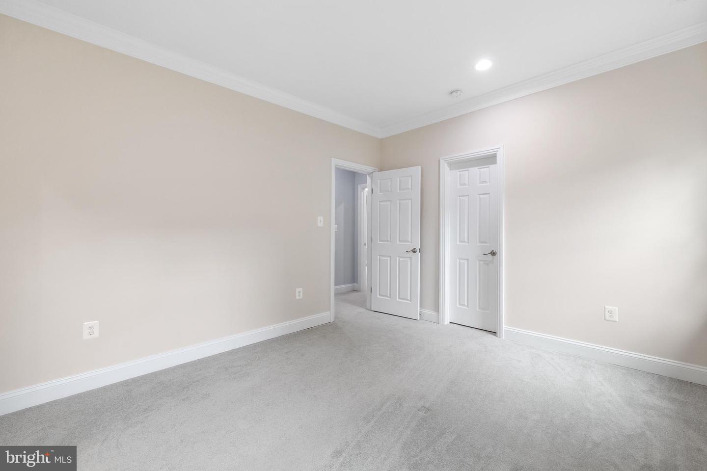 7908 HOLMES RUN DR, FALLS CHURCH, Virginia 22042, 6 Bedrooms Bedrooms, ,6 BathroomsBathrooms,Residential,For sale,7908 HOLMES RUN DR,VAFX2260572 MLS # VAFX2260572