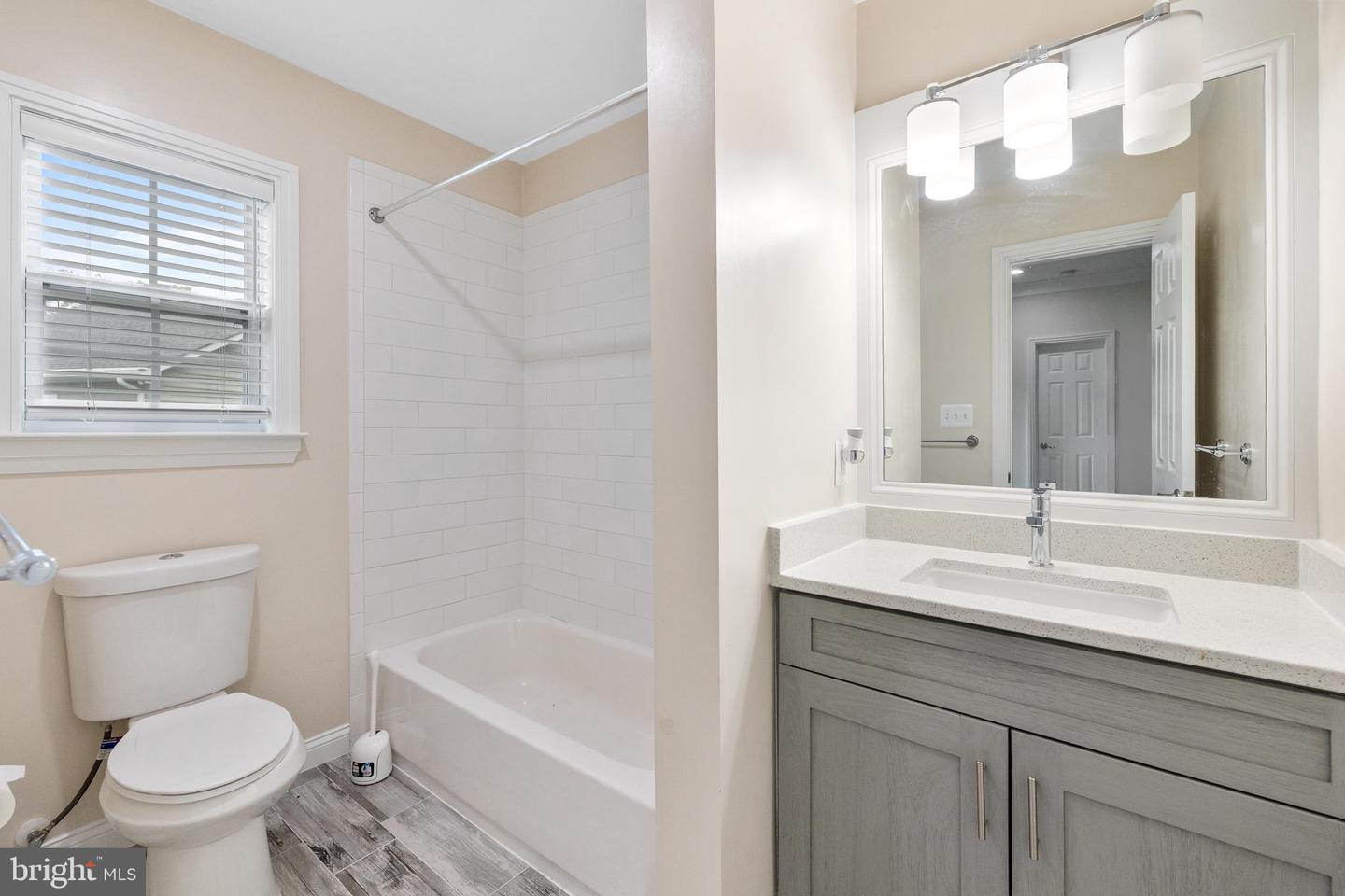 7908 HOLMES RUN DR, FALLS CHURCH, Virginia 22042, 6 Bedrooms Bedrooms, ,6 BathroomsBathrooms,Residential,For sale,7908 HOLMES RUN DR,VAFX2260572 MLS # VAFX2260572