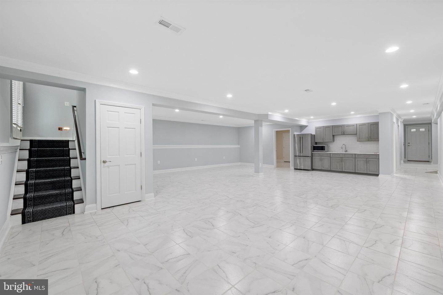 7908 HOLMES RUN DR, FALLS CHURCH, Virginia 22042, 6 Bedrooms Bedrooms, ,6 BathroomsBathrooms,Residential,For sale,7908 HOLMES RUN DR,VAFX2260572 MLS # VAFX2260572
