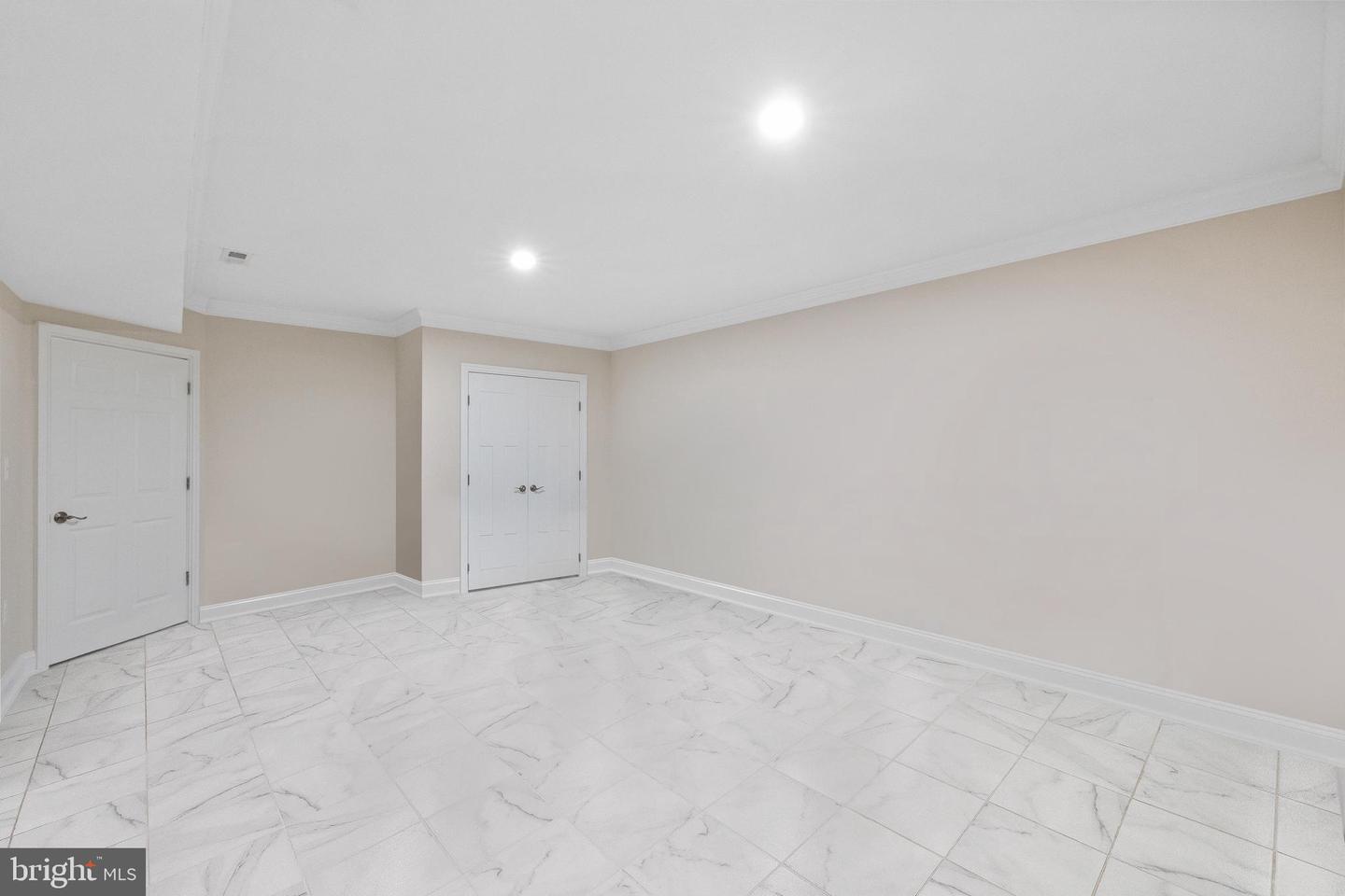 7908 HOLMES RUN DR, FALLS CHURCH, Virginia 22042, 6 Bedrooms Bedrooms, ,6 BathroomsBathrooms,Residential,For sale,7908 HOLMES RUN DR,VAFX2260572 MLS # VAFX2260572