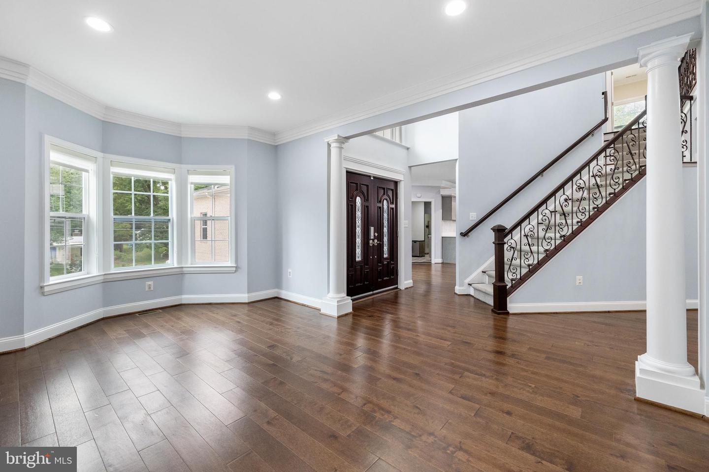 7908 HOLMES RUN DR, FALLS CHURCH, Virginia 22042, 6 Bedrooms Bedrooms, ,6 BathroomsBathrooms,Residential,For sale,7908 HOLMES RUN DR,VAFX2260572 MLS # VAFX2260572