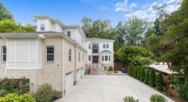 7908 HOLMES RUN DR, FALLS CHURCH, Virginia 22042, 6 Bedrooms Bedrooms, ,6 BathroomsBathrooms,Residential,For sale,7908 HOLMES RUN DR,VAFX2260572 MLS # VAFX2260572