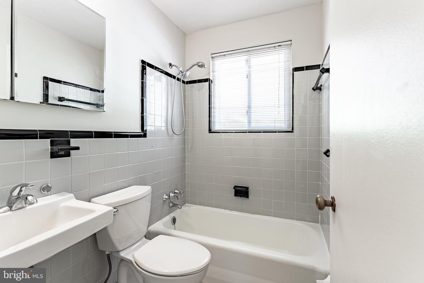 7508 ESSEX AVE, SPRINGFIELD, Virginia 22150, 3 Bedrooms Bedrooms, ,2 BathroomsBathrooms,Residential,For sale,7508 ESSEX AVE,VAFX2260634 MLS # VAFX2260634