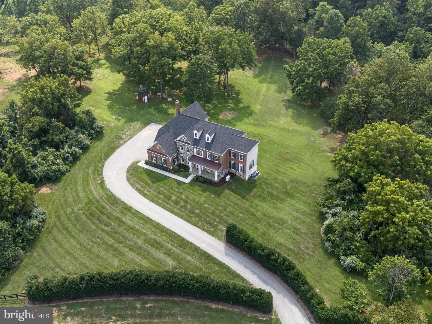 21753 CLEAR CREEK LN, ALDIE, Virginia 20105, 5 Bedrooms Bedrooms, ,4 BathroomsBathrooms,Residential,For sale,21753 CLEAR CREEK LN,VALO2089556 MLS # VALO2089556