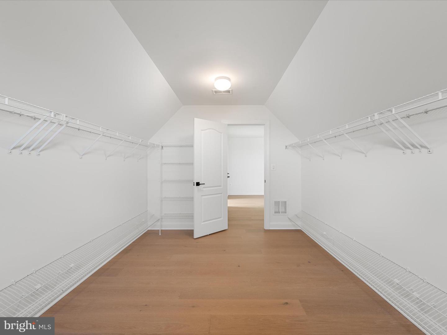 21753 CLEAR CREEK LN, ALDIE, Virginia 20105, 5 Bedrooms Bedrooms, ,4 BathroomsBathrooms,Residential,For sale,21753 CLEAR CREEK LN,VALO2089556 MLS # VALO2089556