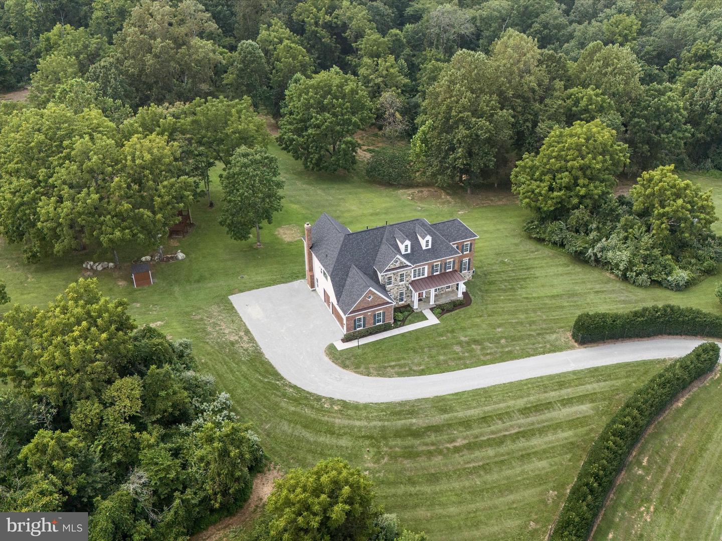 21753 CLEAR CREEK LN, ALDIE, Virginia 20105, 5 Bedrooms Bedrooms, ,4 BathroomsBathrooms,Residential,For sale,21753 CLEAR CREEK LN,VALO2089556 MLS # VALO2089556