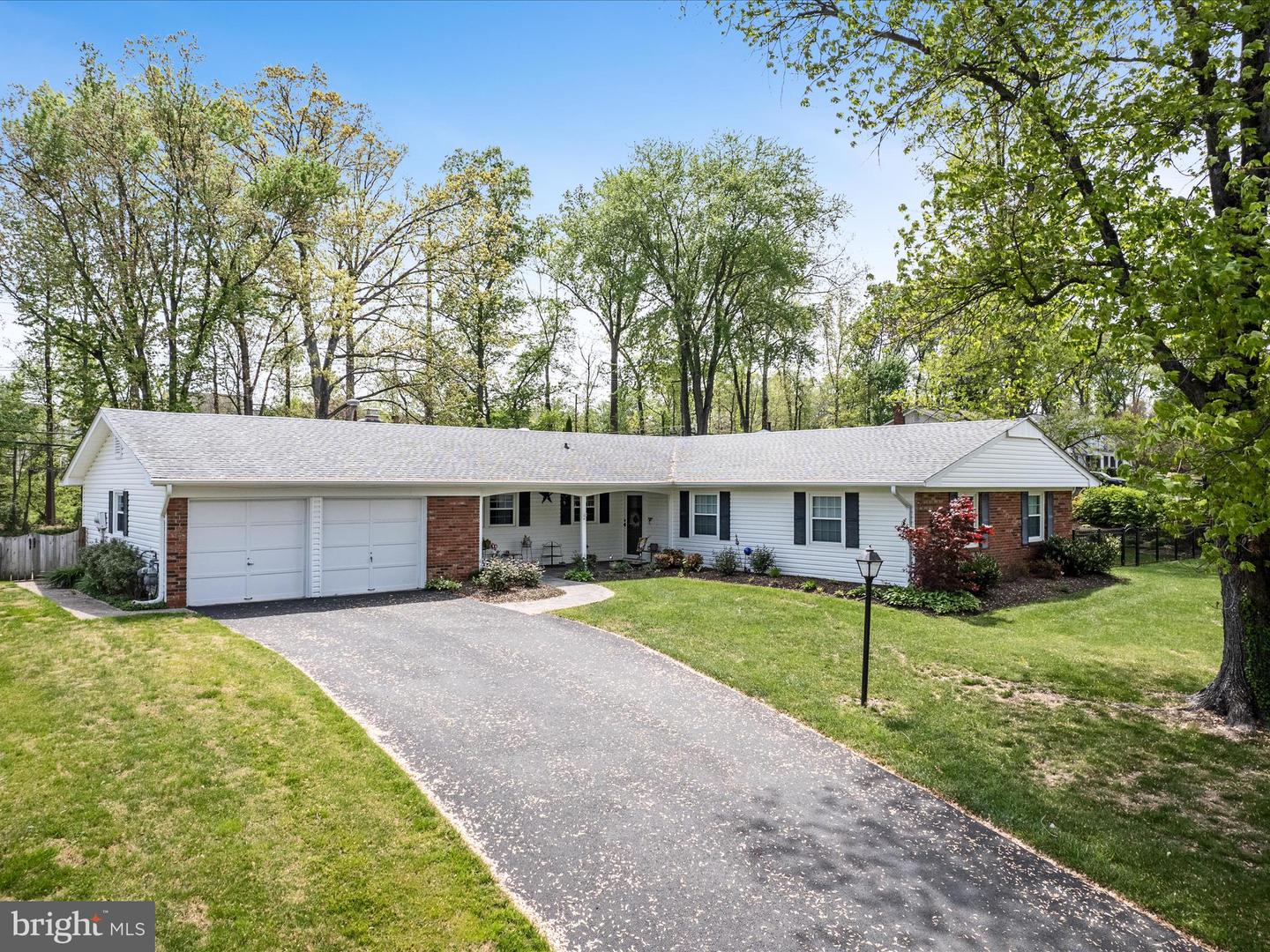 13107 MELVILLE LN, FAIRFAX, Virginia 22033, 4 Bedrooms Bedrooms, ,2 BathroomsBathrooms,Residential,For sale,13107 MELVILLE LN,VAFX2233050 MLS # VAFX2233050