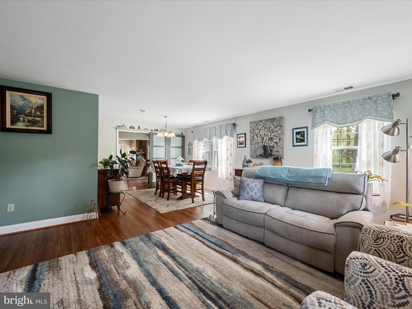 13107 MELVILLE LN, FAIRFAX, Virginia 22033, 4 Bedrooms Bedrooms, ,2 BathroomsBathrooms,Residential,For sale,13107 MELVILLE LN,VAFX2233050 MLS # VAFX2233050