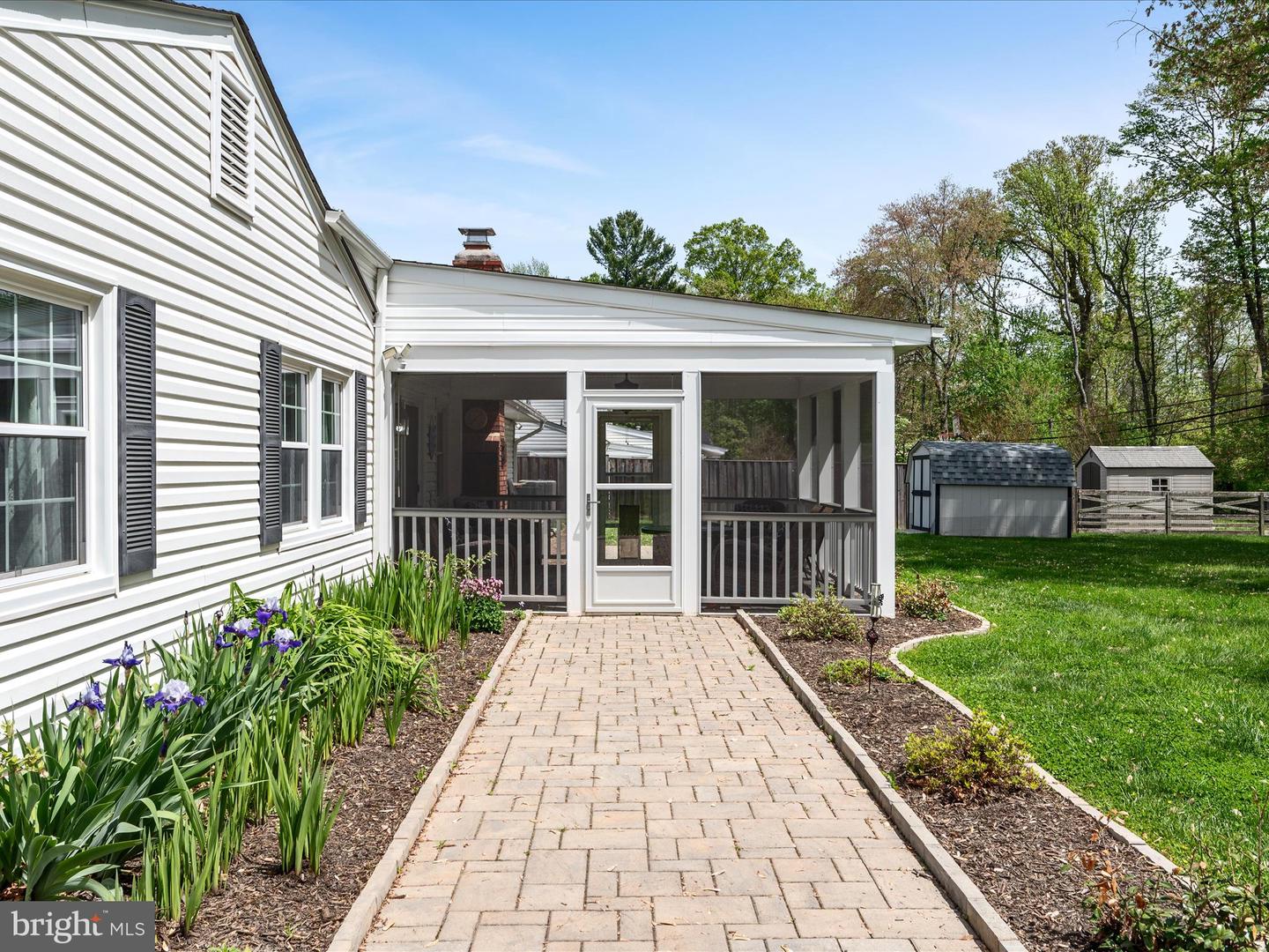 13107 MELVILLE LN, FAIRFAX, Virginia 22033, 4 Bedrooms Bedrooms, ,2 BathroomsBathrooms,Residential,For sale,13107 MELVILLE LN,VAFX2233050 MLS # VAFX2233050