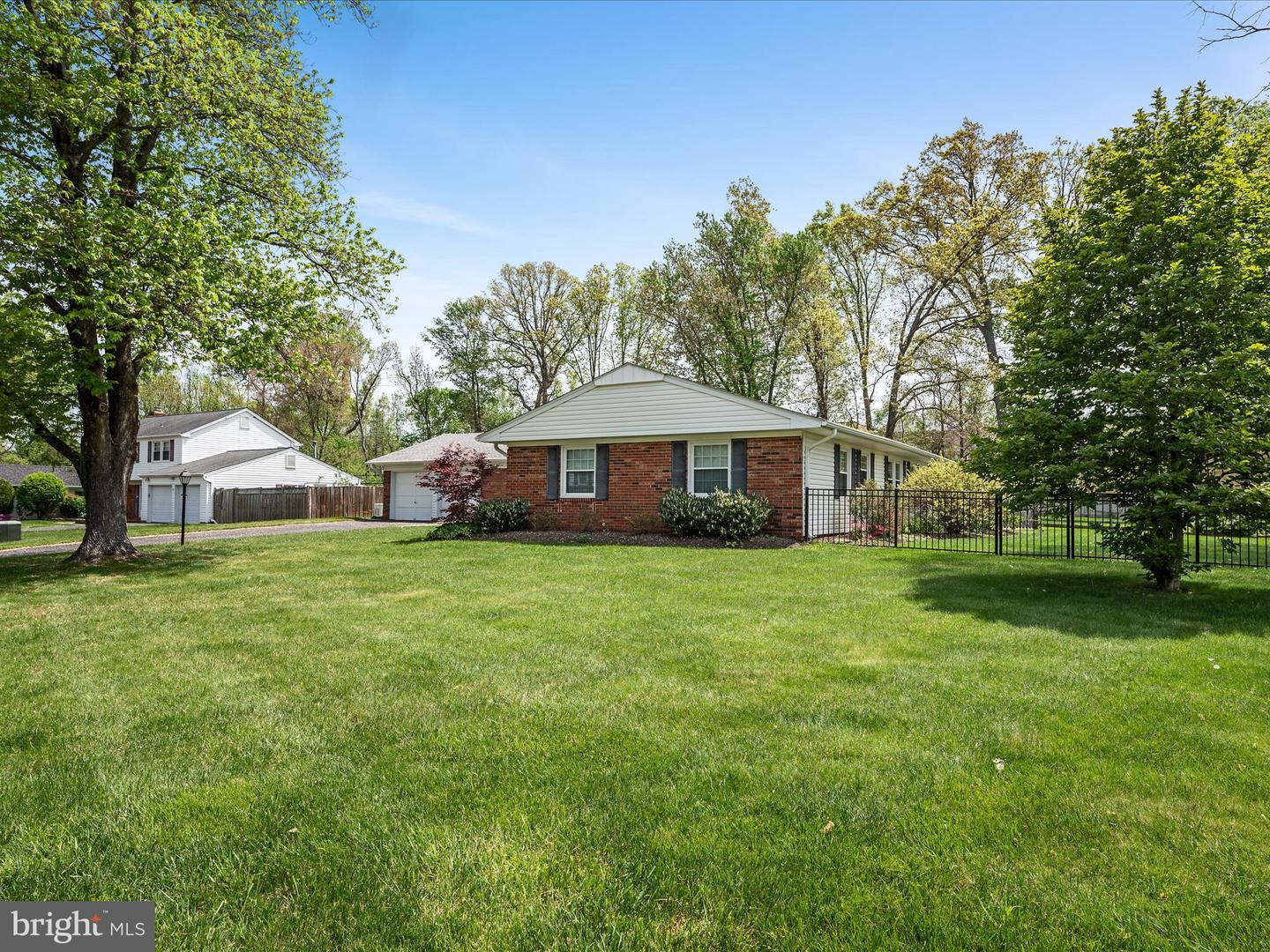 13107 MELVILLE LN, FAIRFAX, Virginia 22033, 4 Bedrooms Bedrooms, ,2 BathroomsBathrooms,Residential,For sale,13107 MELVILLE LN,VAFX2233050 MLS # VAFX2233050