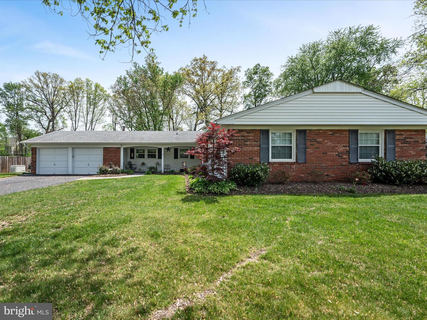13107 MELVILLE LN, FAIRFAX, Virginia 22033, 4 Bedrooms Bedrooms, ,2 BathroomsBathrooms,Residential,For sale,13107 MELVILLE LN,VAFX2233050 MLS # VAFX2233050