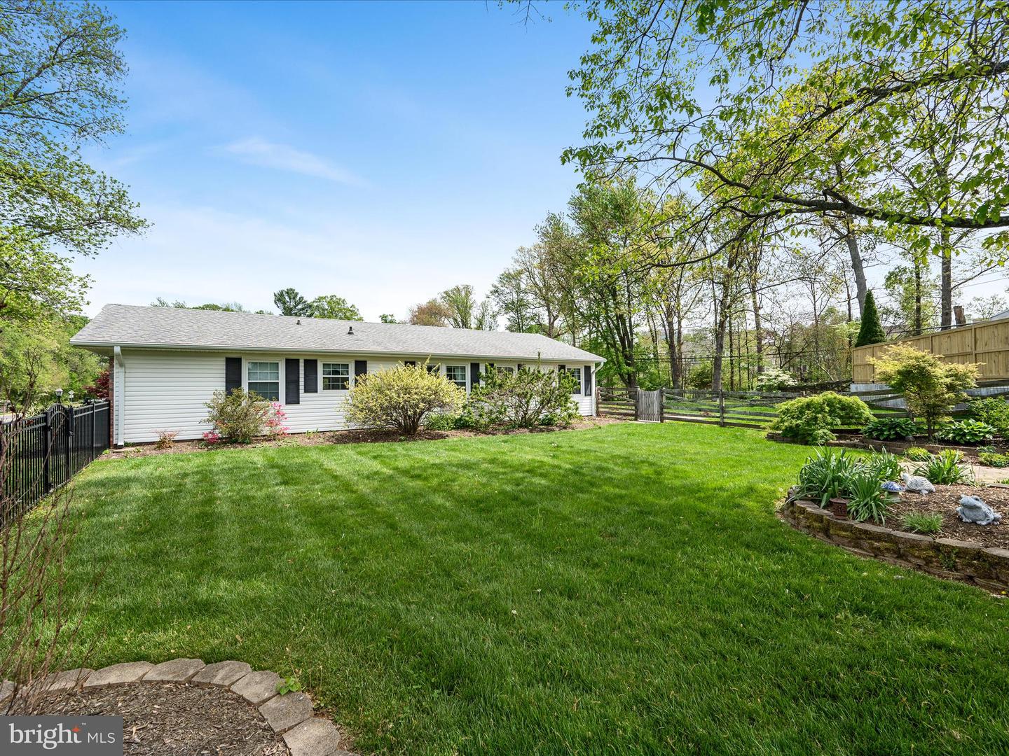13107 MELVILLE LN, FAIRFAX, Virginia 22033, 4 Bedrooms Bedrooms, ,2 BathroomsBathrooms,Residential,For sale,13107 MELVILLE LN,VAFX2233050 MLS # VAFX2233050