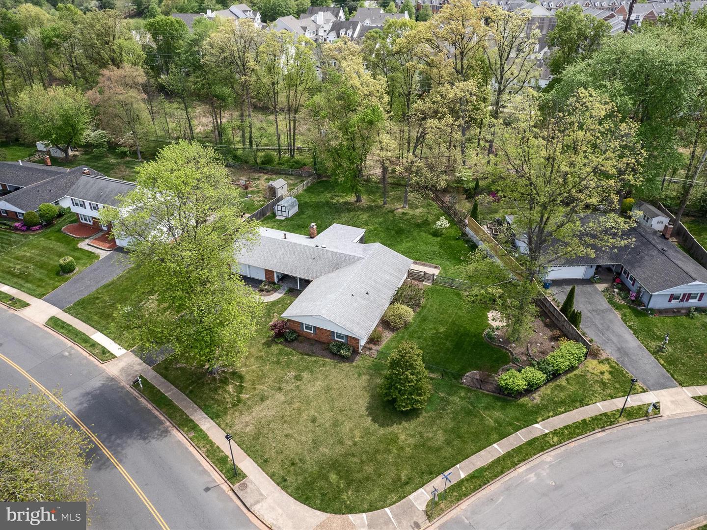 13107 MELVILLE LN, FAIRFAX, Virginia 22033, 4 Bedrooms Bedrooms, ,2 BathroomsBathrooms,Residential,For sale,13107 MELVILLE LN,VAFX2233050 MLS # VAFX2233050