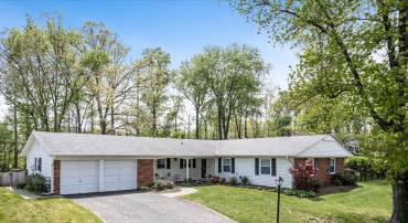 13107 MELVILLE LN, FAIRFAX, Virginia 22033, 4 Bedrooms Bedrooms, ,2 BathroomsBathrooms,Residential,For sale,13107 MELVILLE LN,VAFX2233050 MLS # VAFX2233050