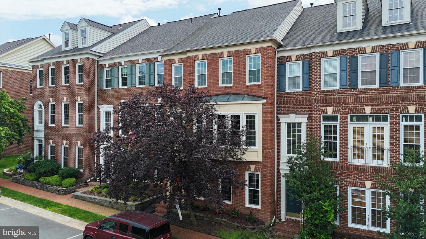 43781 APACHE WELLS TER, LEESBURG, Virginia 20176, 3 Bedrooms Bedrooms, ,2 BathroomsBathrooms,Residential,For sale,43781 APACHE WELLS TER,VALO2093596 MLS # VALO2093596