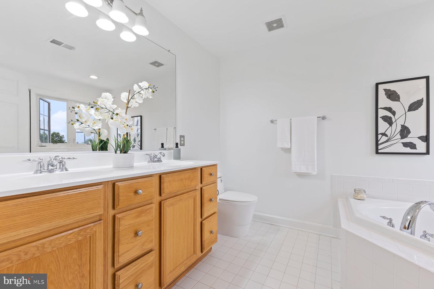 8004 SAMUEL WALLIS ST, LORTON, Virginia 22079, 3 Bedrooms Bedrooms, ,2 BathroomsBathrooms,Residential,For sale,8004 SAMUEL WALLIS ST,VAFX2234526 MLS # VAFX2234526
