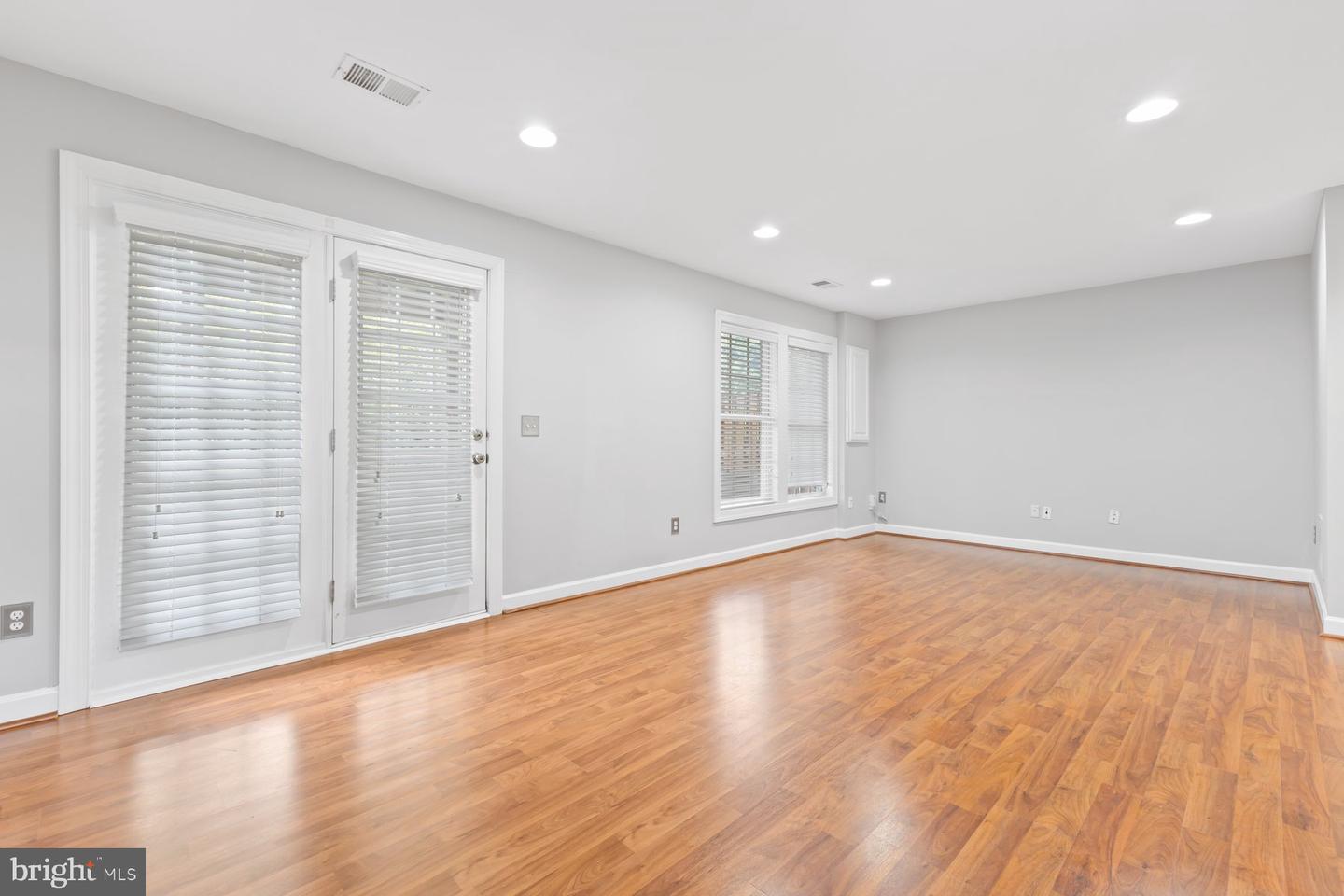 8004 SAMUEL WALLIS ST, LORTON, Virginia 22079, 3 Bedrooms Bedrooms, ,2 BathroomsBathrooms,Residential,For sale,8004 SAMUEL WALLIS ST,VAFX2234526 MLS # VAFX2234526