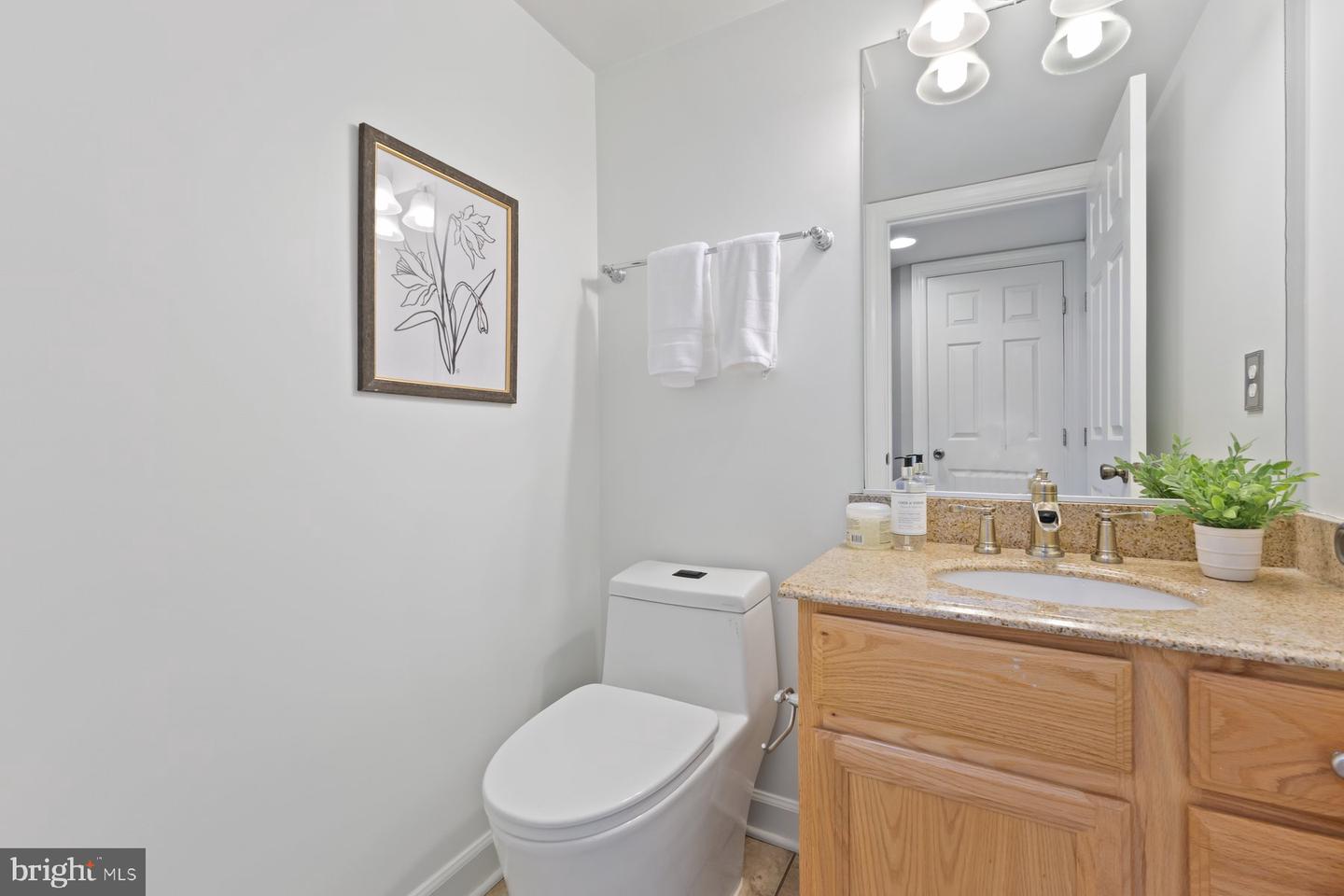 8004 SAMUEL WALLIS ST, LORTON, Virginia 22079, 3 Bedrooms Bedrooms, ,2 BathroomsBathrooms,Residential,For sale,8004 SAMUEL WALLIS ST,VAFX2234526 MLS # VAFX2234526