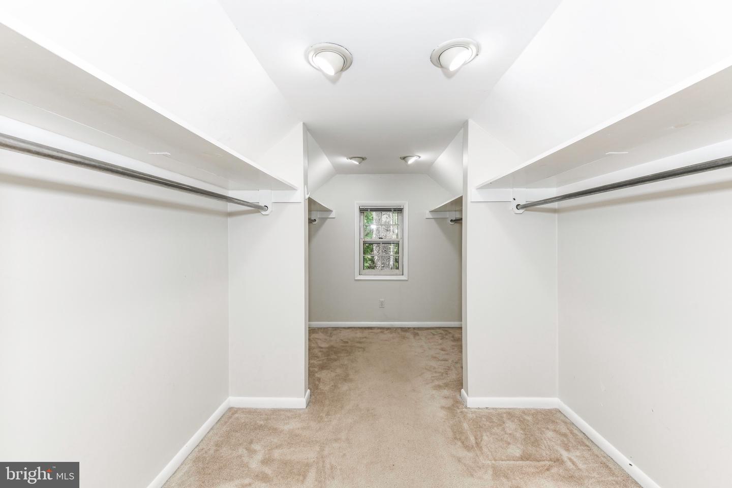 2008 KENLEY CT, ALEXANDRIA, Virginia 22308, 5 Bedrooms Bedrooms, ,2 BathroomsBathrooms,Residential,For sale,2008 KENLEY CT,VAFX2235060 MLS # VAFX2235060