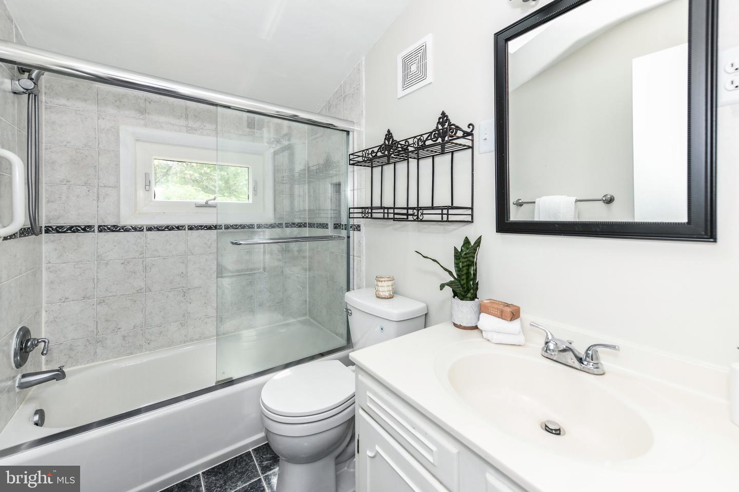 2008 KENLEY CT, ALEXANDRIA, Virginia 22308, 5 Bedrooms Bedrooms, ,2 BathroomsBathrooms,Residential,For sale,2008 KENLEY CT,VAFX2235060 MLS # VAFX2235060