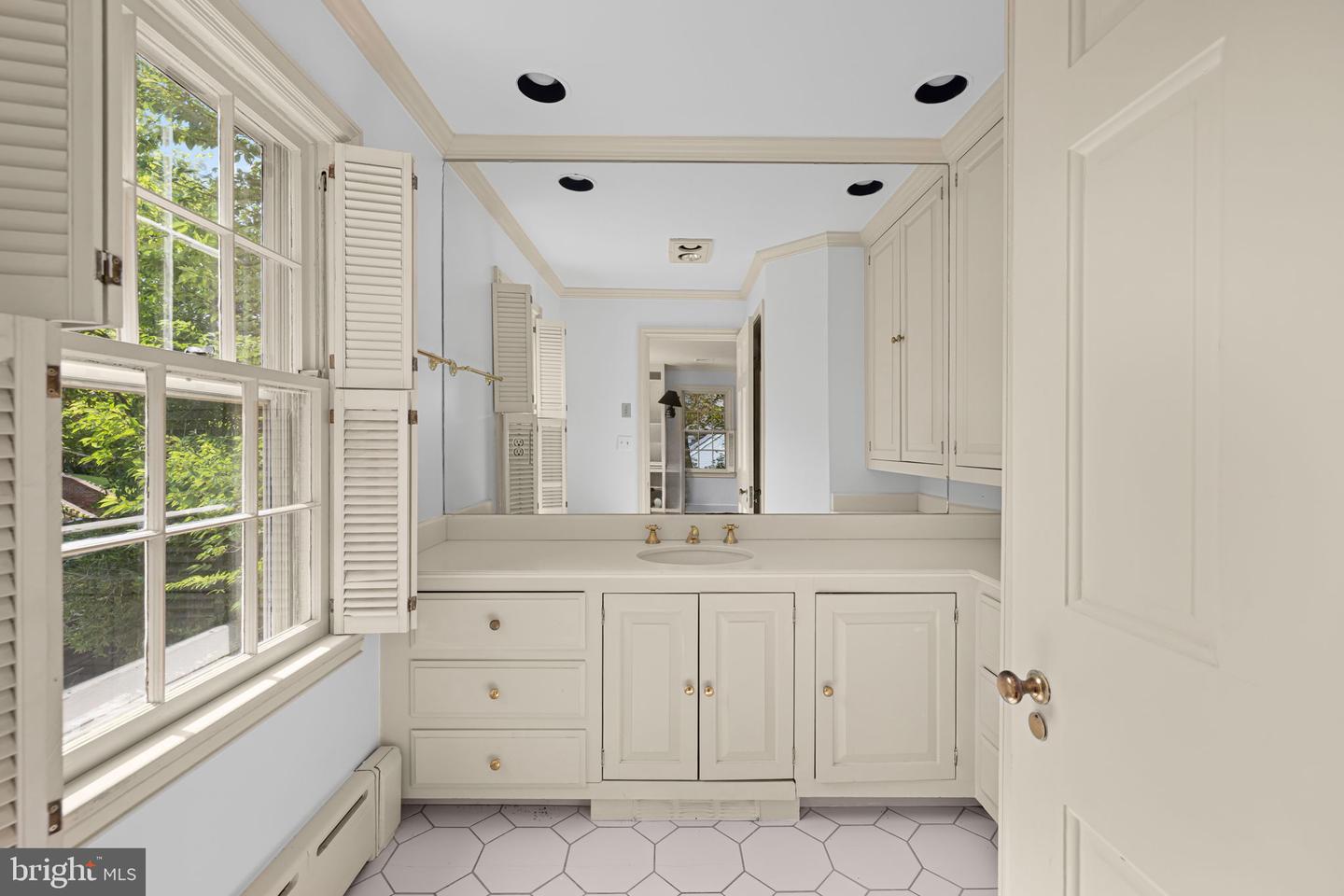 1727 HOBAN RD NW, WASHINGTON, District Of Columbia 20007, 3 Bedrooms Bedrooms, ,4 BathroomsBathrooms,Residential,For sale,1727 HOBAN RD NW,DCDC2197848 MLS # DCDC2197848