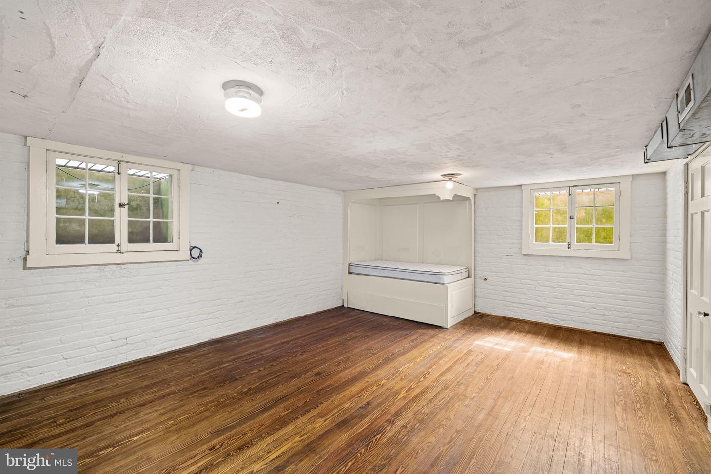 1727 HOBAN RD NW, WASHINGTON, District Of Columbia 20007, 3 Bedrooms Bedrooms, ,4 BathroomsBathrooms,Residential,For sale,1727 HOBAN RD NW,DCDC2197848 MLS # DCDC2197848