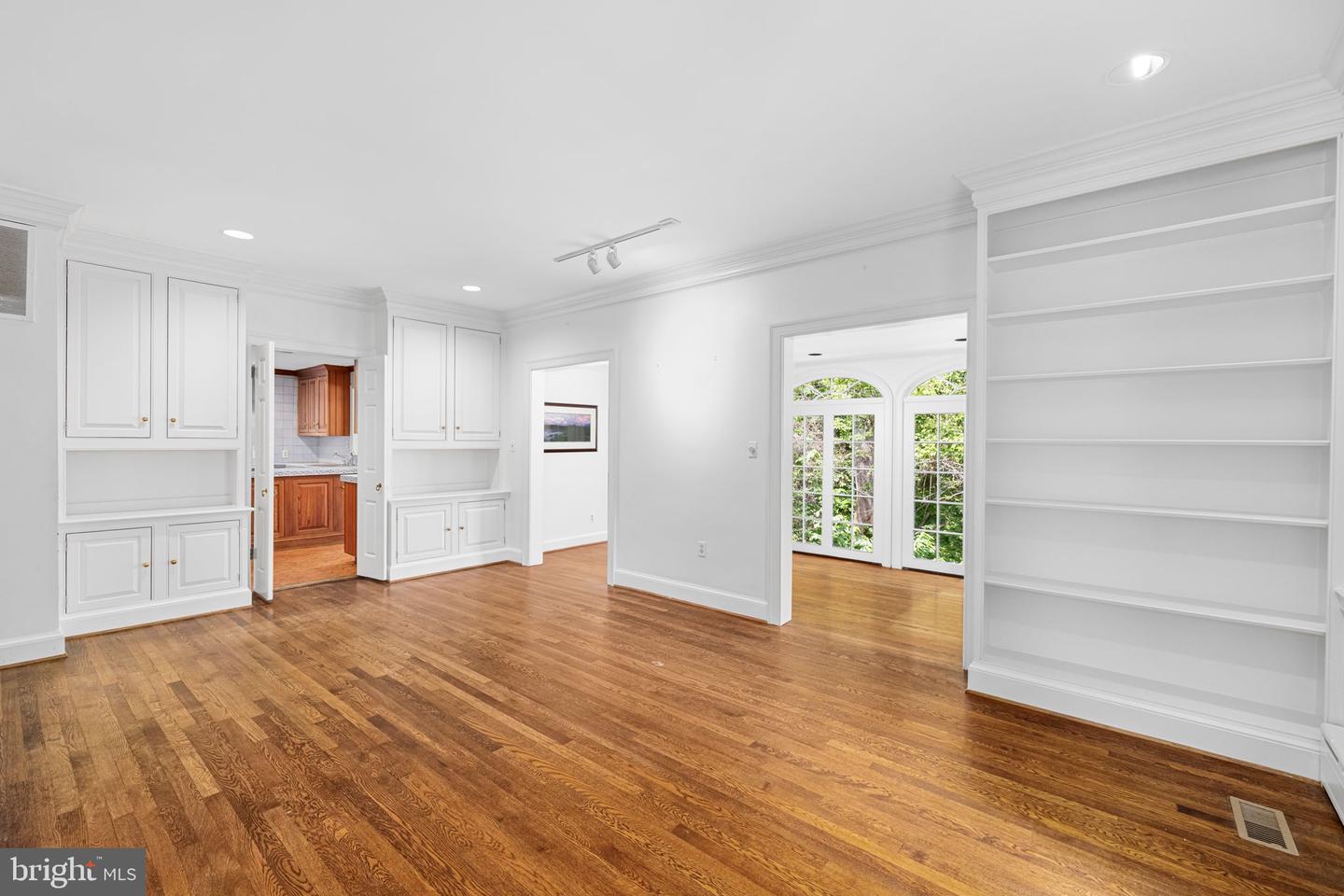 1727 HOBAN RD NW, WASHINGTON, District Of Columbia 20007, 3 Bedrooms Bedrooms, ,4 BathroomsBathrooms,Residential,For sale,1727 HOBAN RD NW,DCDC2197848 MLS # DCDC2197848