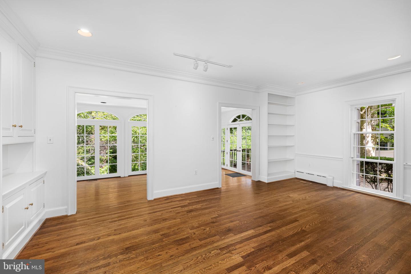 1727 HOBAN RD NW, WASHINGTON, District Of Columbia 20007, 3 Bedrooms Bedrooms, ,4 BathroomsBathrooms,Residential,For sale,1727 HOBAN RD NW,DCDC2197848 MLS # DCDC2197848