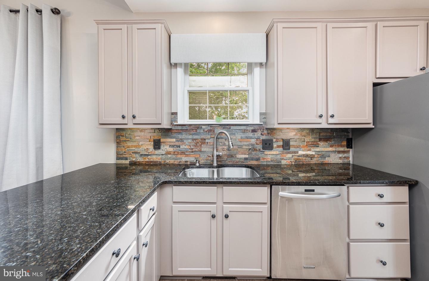 9401 ORCHID TER, CHESTERFIELD, Virginia 23832, 4 Bedrooms Bedrooms, 8 Rooms Rooms,2 BathroomsBathrooms,Residential,For sale,9401 ORCHID TER,VACF2001152 MLS # VACF2001152