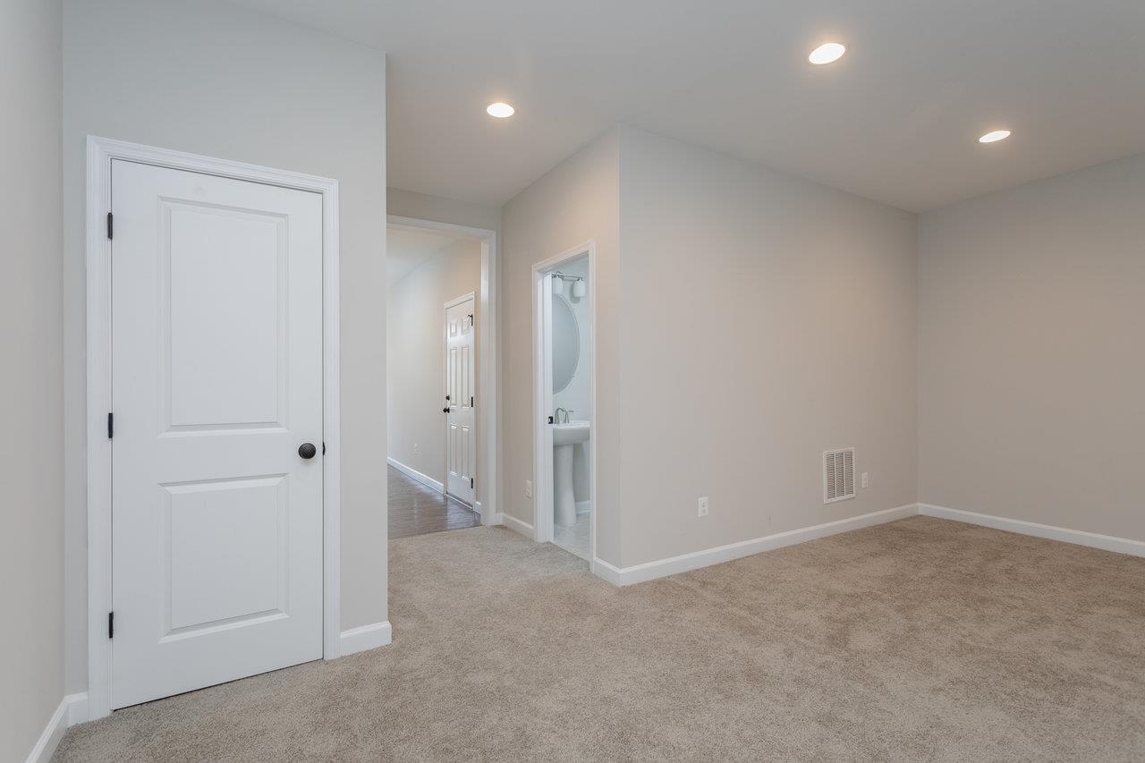 3393 MONTEREY DR, ROCKINGHAM, Virginia 22801, 3 Bedrooms Bedrooms, ,2 BathroomsBathrooms,Residential,3393 MONTEREY DR,662966 MLS # 662966