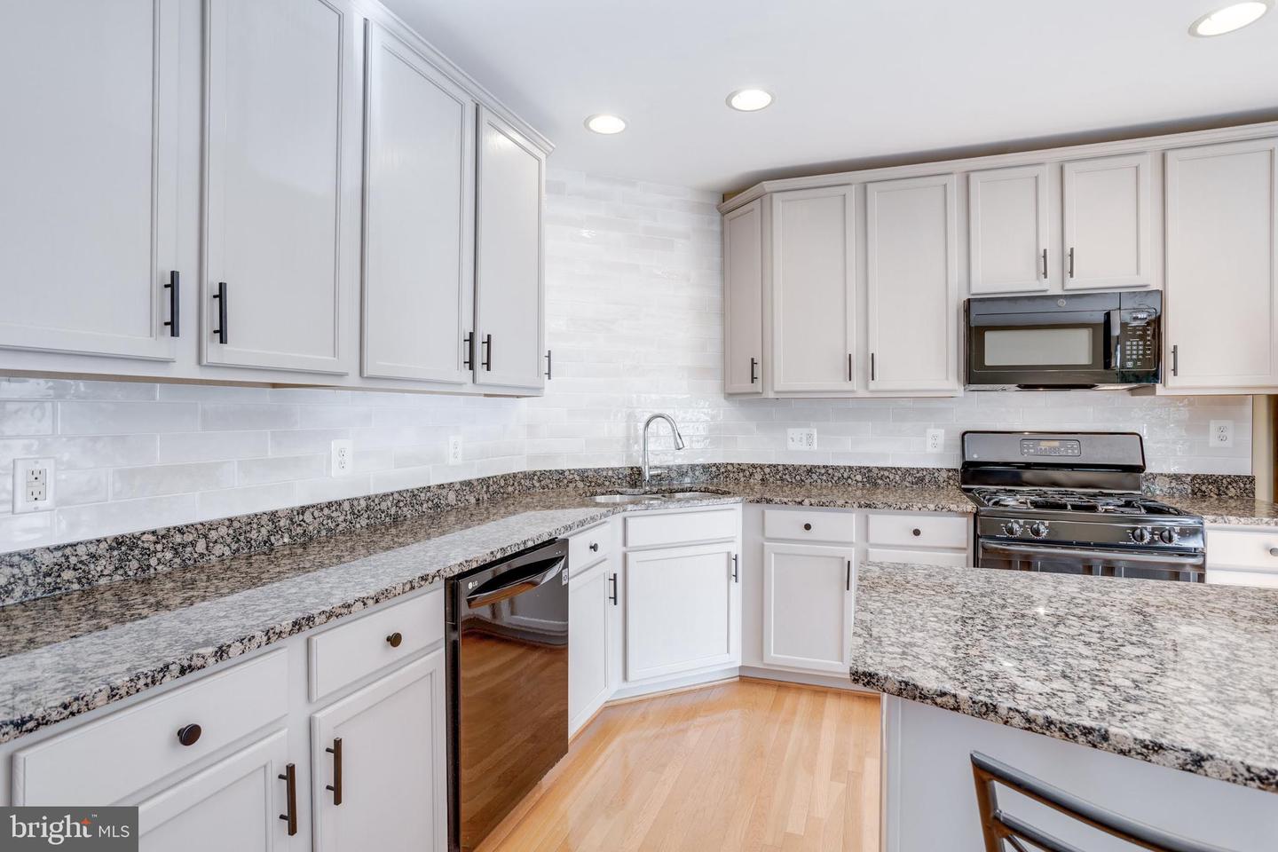 4656 UNIT #522 BATTENBURG LN, FAIRFAX, Virginia 22030, 3 Bedrooms Bedrooms, ,2 BathroomsBathrooms,Residential,For sale,4656 UNIT #522 BATTENBURG LN,VAFX2244190 MLS # VAFX2244190