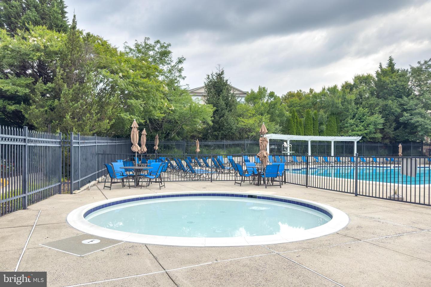4656 UNIT #522 BATTENBURG LN, FAIRFAX, Virginia 22030, 3 Bedrooms Bedrooms, ,2 BathroomsBathrooms,Residential,For sale,4656 UNIT #522 BATTENBURG LN,VAFX2244190 MLS # VAFX2244190