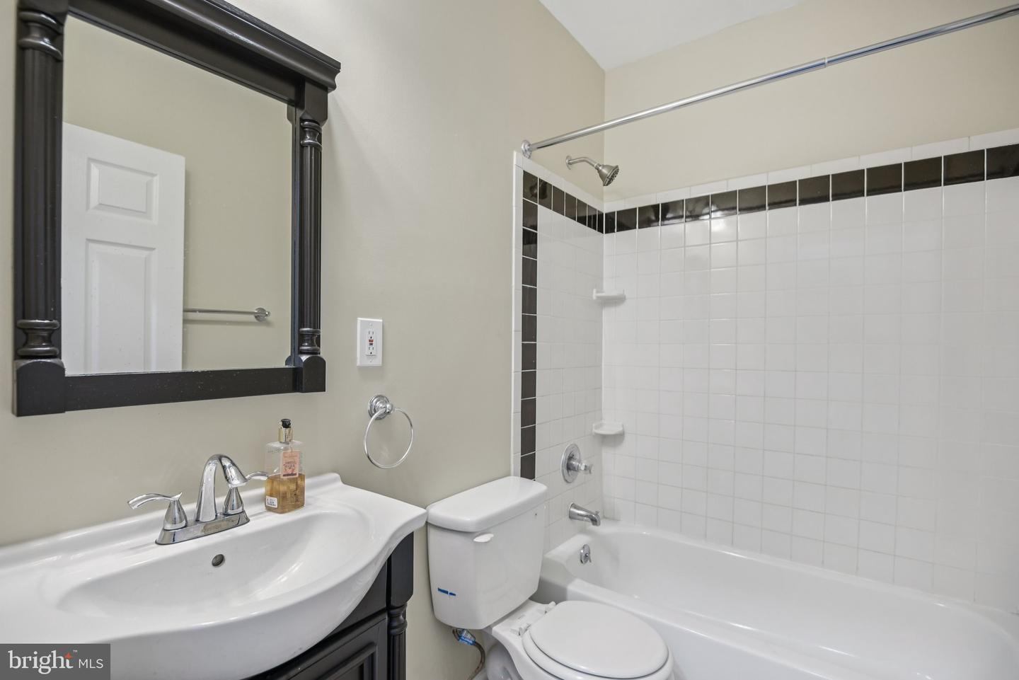 321 ELM ST NW, WASHINGTON, District Of Columbia 20001, 3 Bedrooms Bedrooms, ,2 BathroomsBathrooms,Residential,For sale,321 ELM ST NW,DCDC2204274 MLS # DCDC2204274