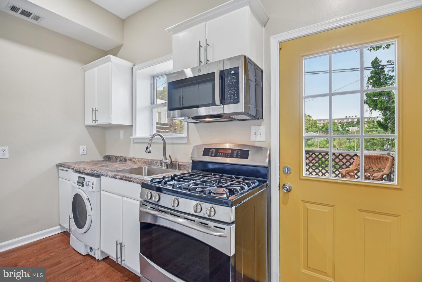 321 ELM ST NW, WASHINGTON, District Of Columbia 20001, 3 Bedrooms Bedrooms, ,2 BathroomsBathrooms,Residential,For sale,321 ELM ST NW,DCDC2204274 MLS # DCDC2204274