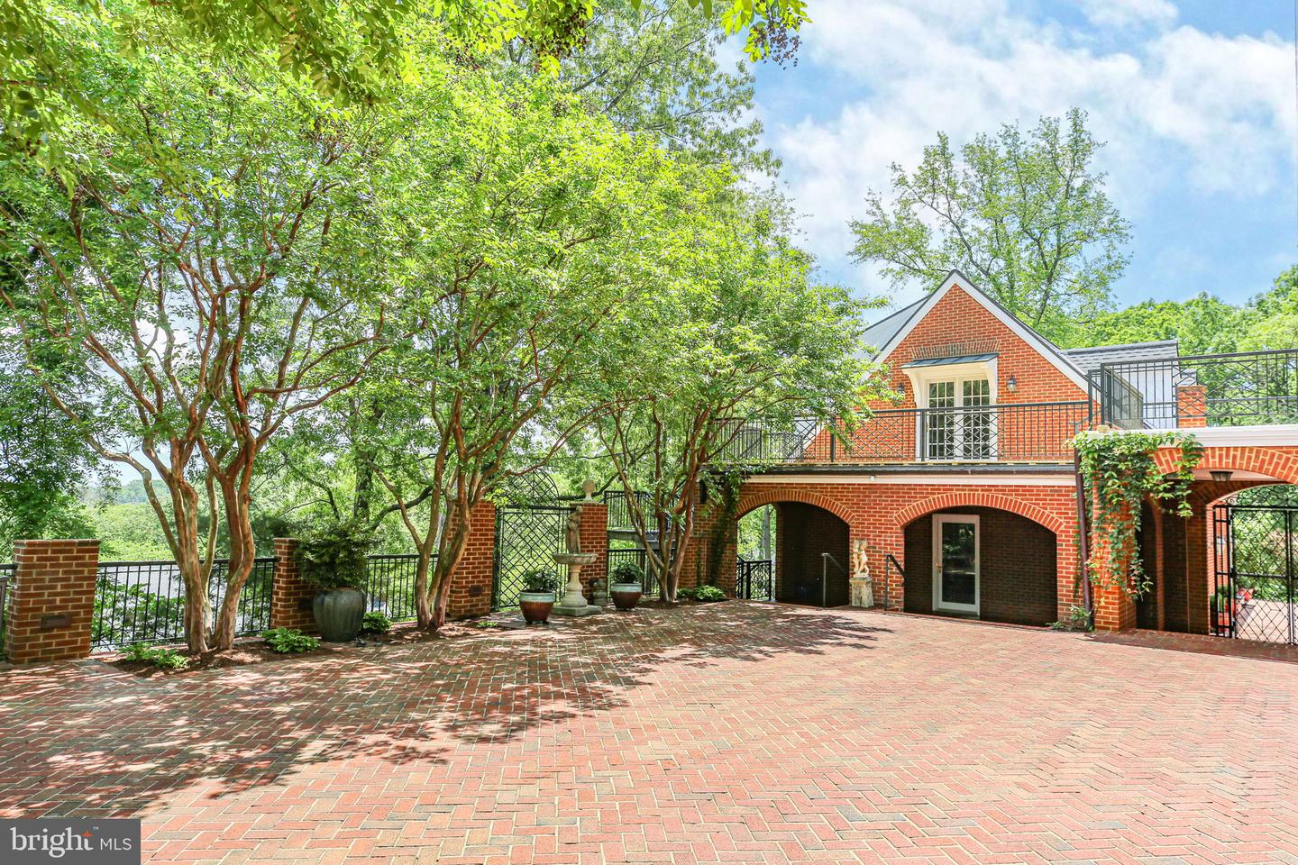 1711 HIGHLAND RD, FREDERICKSBURG, Virginia 22401, 6 Bedrooms Bedrooms, ,6 BathroomsBathrooms,Residential,For sale,1711 HIGHLAND RD,VAFB2008402 MLS # VAFB2008402