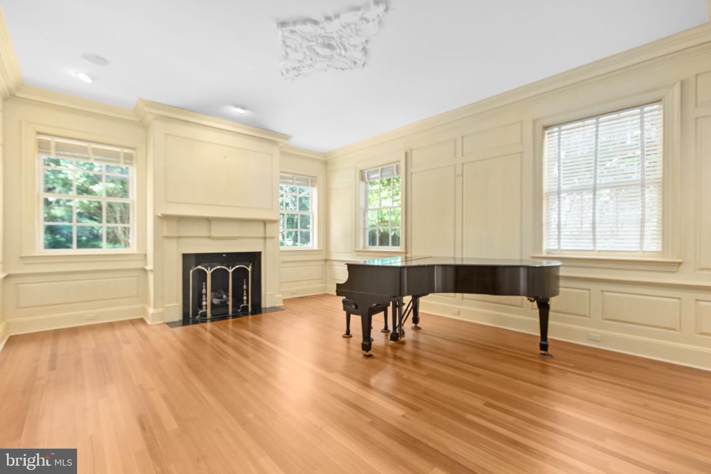 1711 HIGHLAND RD, FREDERICKSBURG, Virginia 22401, 6 Bedrooms Bedrooms, ,6 BathroomsBathrooms,Residential,For sale,1711 HIGHLAND RD,VAFB2008402 MLS # VAFB2008402
