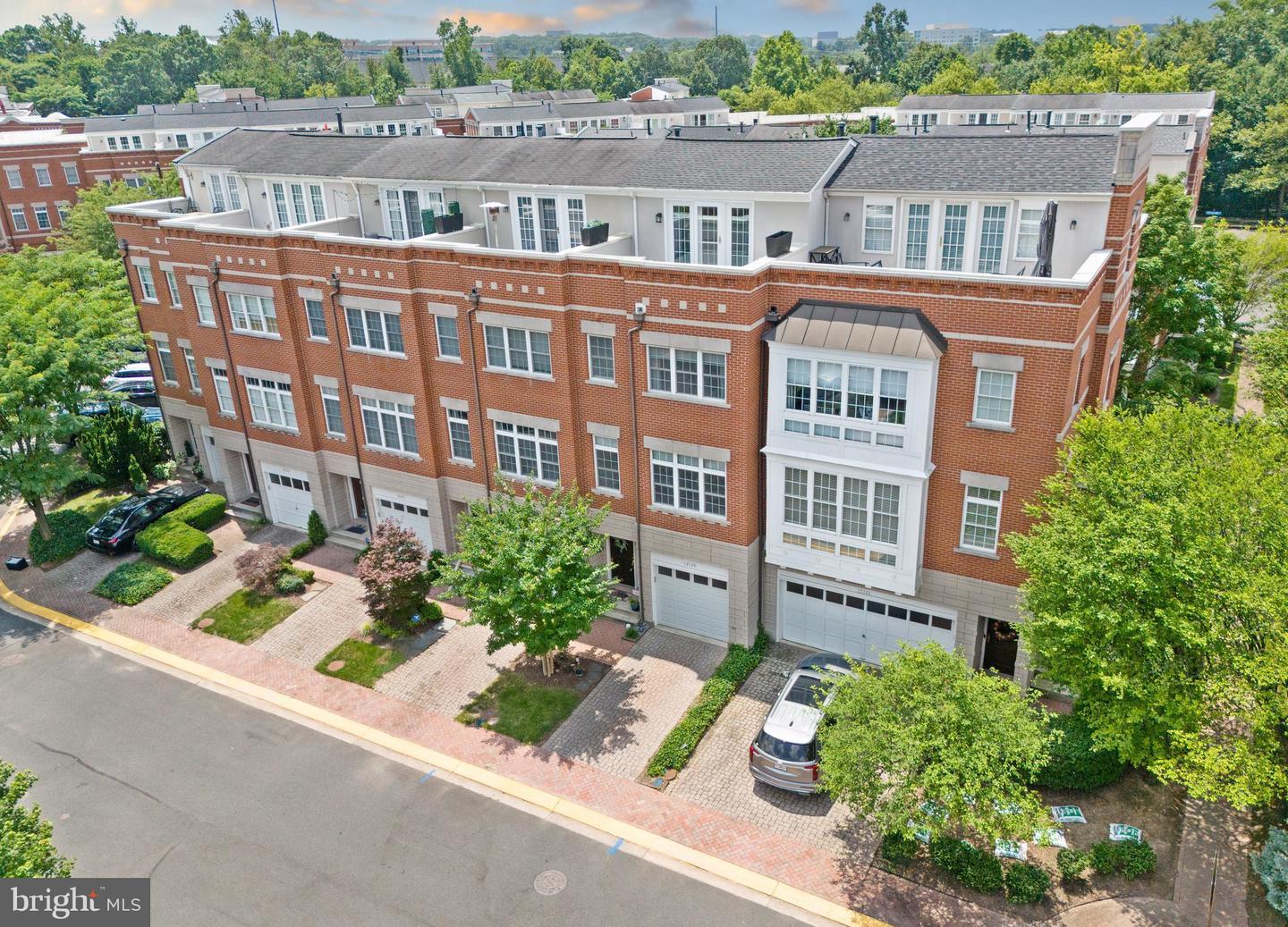 12129 CHANCERY STATION CIR, RESTON, Virginia 20190, 3 Bedrooms Bedrooms, ,3 BathroomsBathrooms,Residential,For sale,12129 CHANCERY STATION CIR,VAFX2250334 MLS # VAFX2250334
