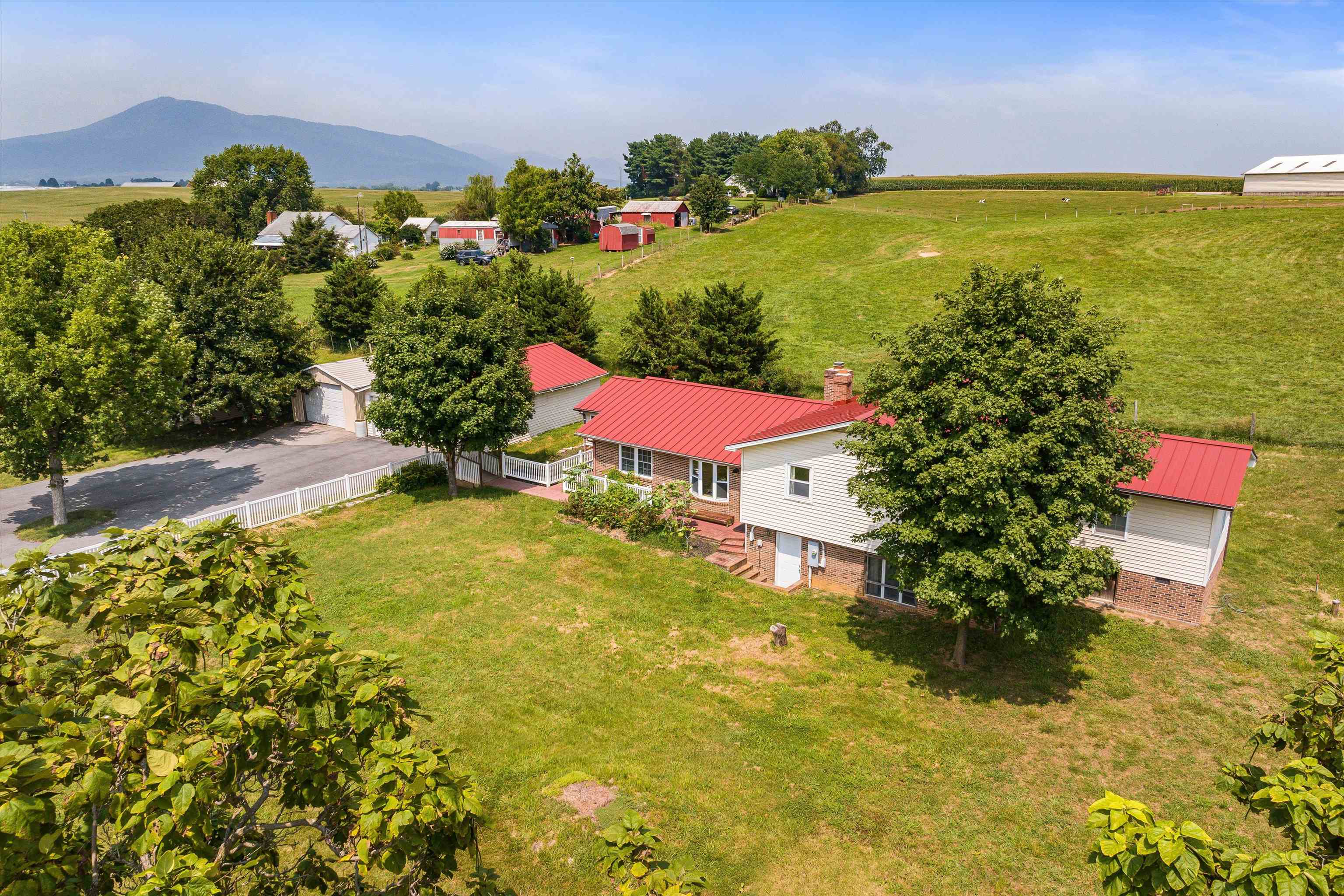 3839 LAWYER RD, MCGAHEYSVILLE, Virginia 22840, 3 Bedrooms Bedrooms, ,2 BathroomsBathrooms,Residential,Brelsford 0911,3839 LAWYER RD,667722 MLS # 667722