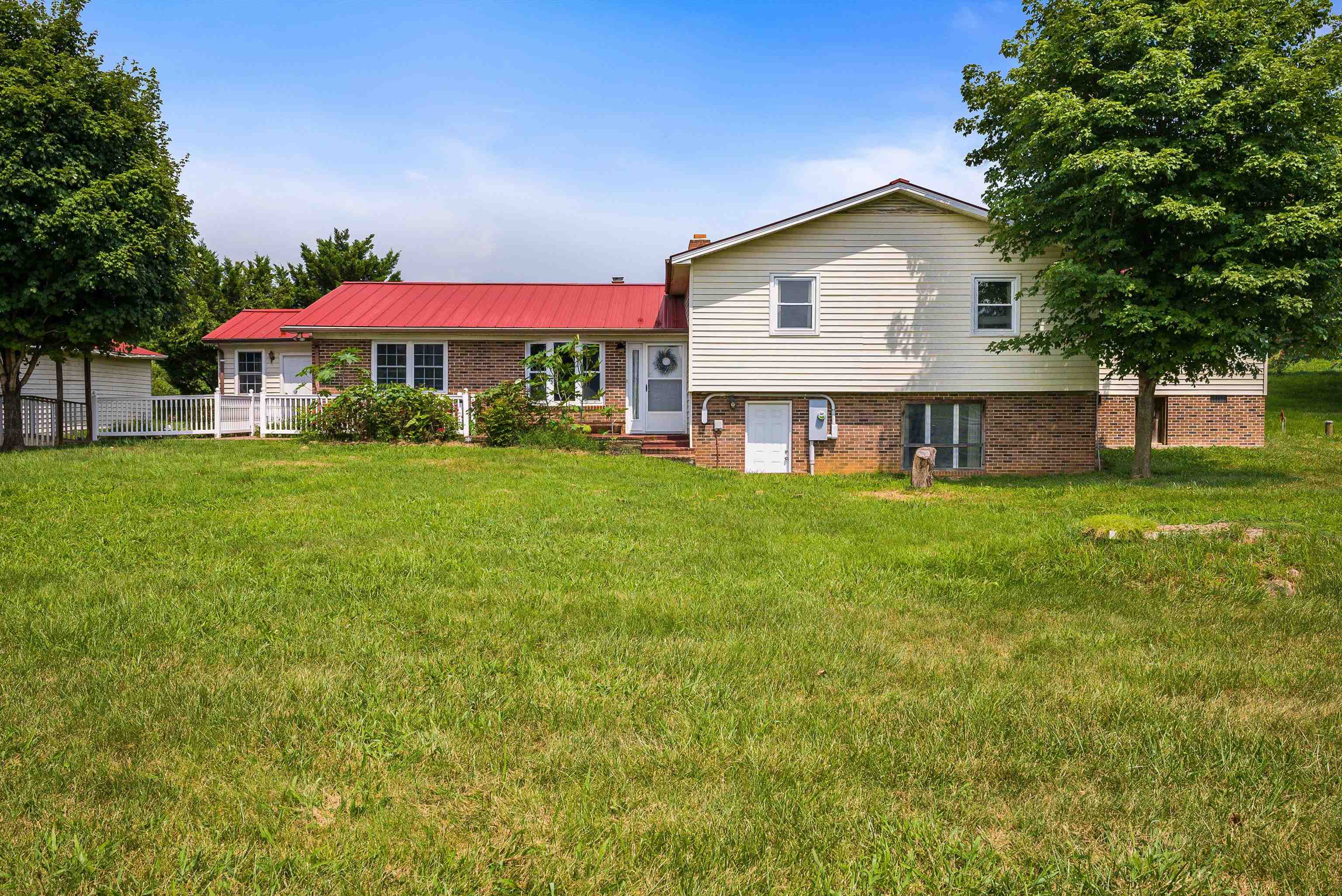 3839 LAWYER RD, MCGAHEYSVILLE, Virginia 22840, 3 Bedrooms Bedrooms, ,2 BathroomsBathrooms,Residential,Brelsford 0911,3839 LAWYER RD,667722 MLS # 667722