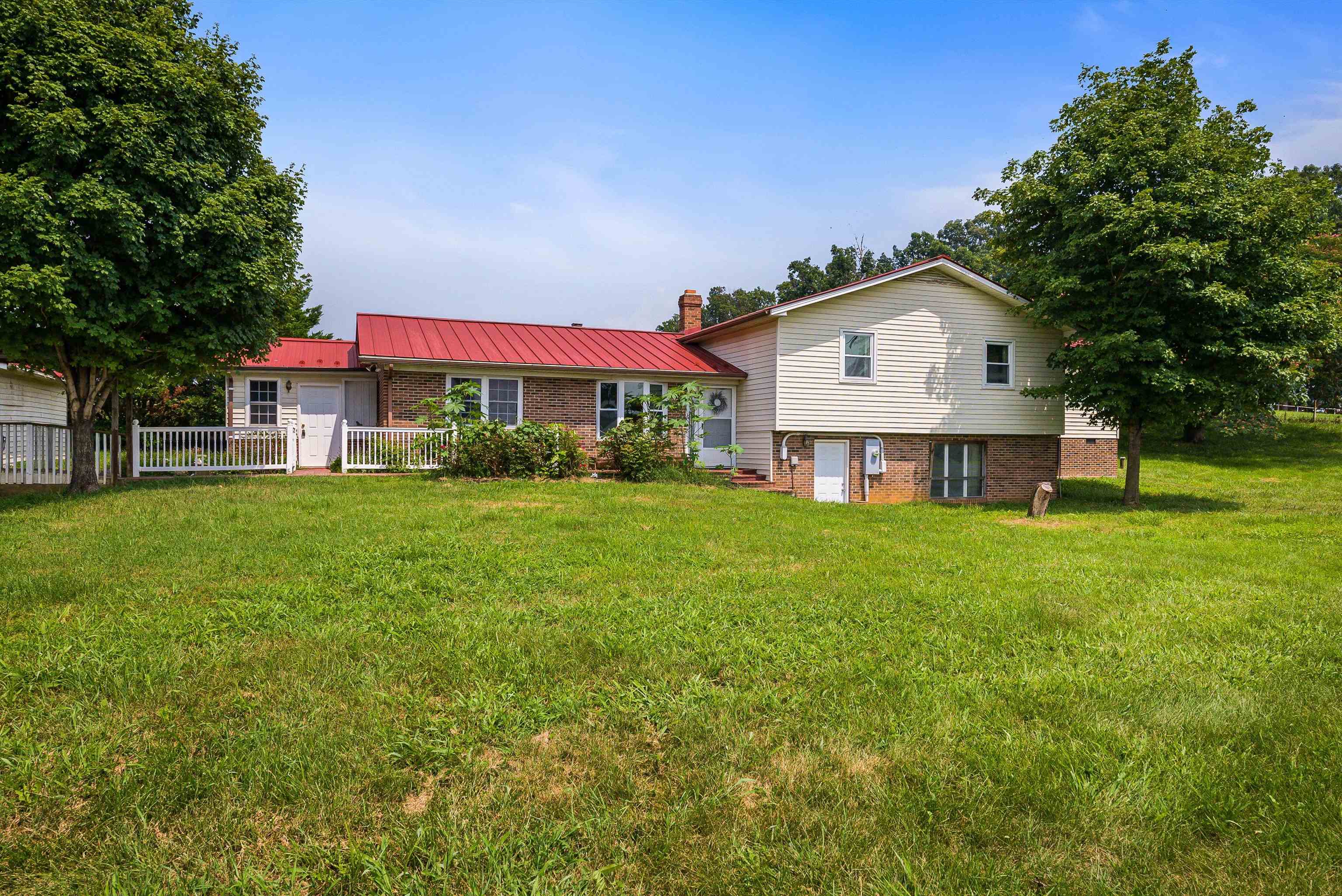 3839 LAWYER RD, MCGAHEYSVILLE, Virginia 22840, 3 Bedrooms Bedrooms, ,2 BathroomsBathrooms,Residential,Brelsford 0911,3839 LAWYER RD,667722 MLS # 667722