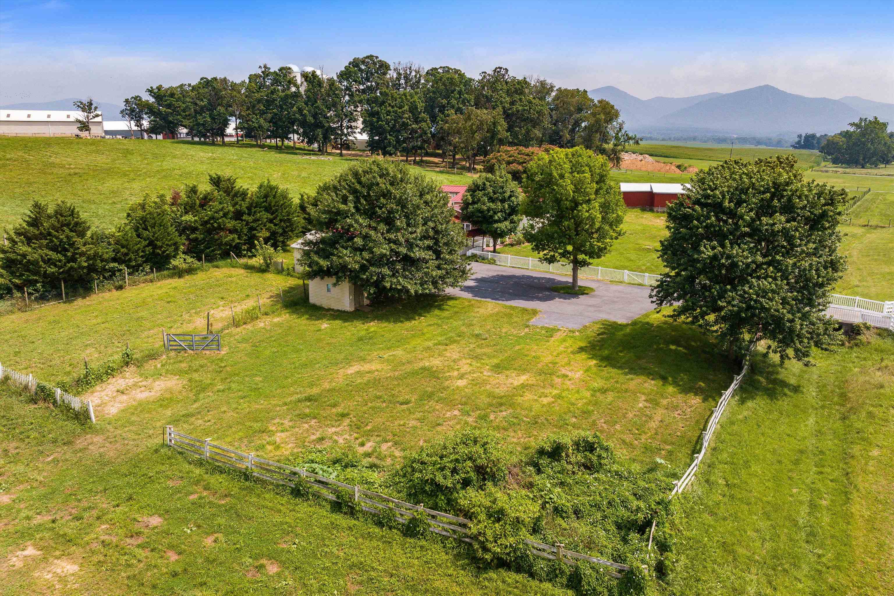 3839 LAWYER RD, MCGAHEYSVILLE, Virginia 22840, 3 Bedrooms Bedrooms, ,2 BathroomsBathrooms,Residential,Brelsford 0911,3839 LAWYER RD,667722 MLS # 667722