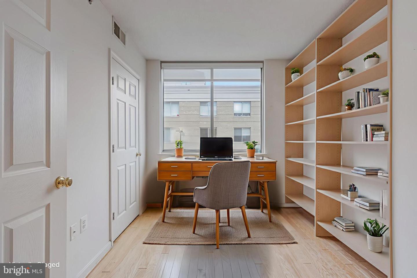 3835 9TH ST N #1001W, ARLINGTON, Virginia 22203, 2 Bedrooms Bedrooms, ,2 BathroomsBathrooms,Residential,For sale,3835 9TH ST N #1001W,VAAR2060162 MLS # VAAR2060162