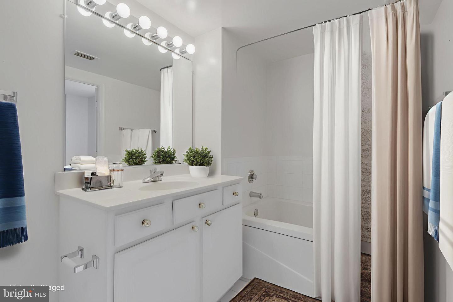 3835 9TH ST N #1001W, ARLINGTON, Virginia 22203, 2 Bedrooms Bedrooms, ,2 BathroomsBathrooms,Residential,For sale,3835 9TH ST N #1001W,VAAR2060162 MLS # VAAR2060162