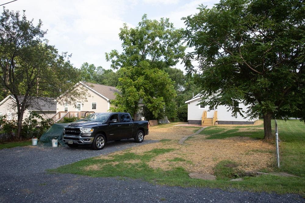 and nice rear yard (alley entrance).
