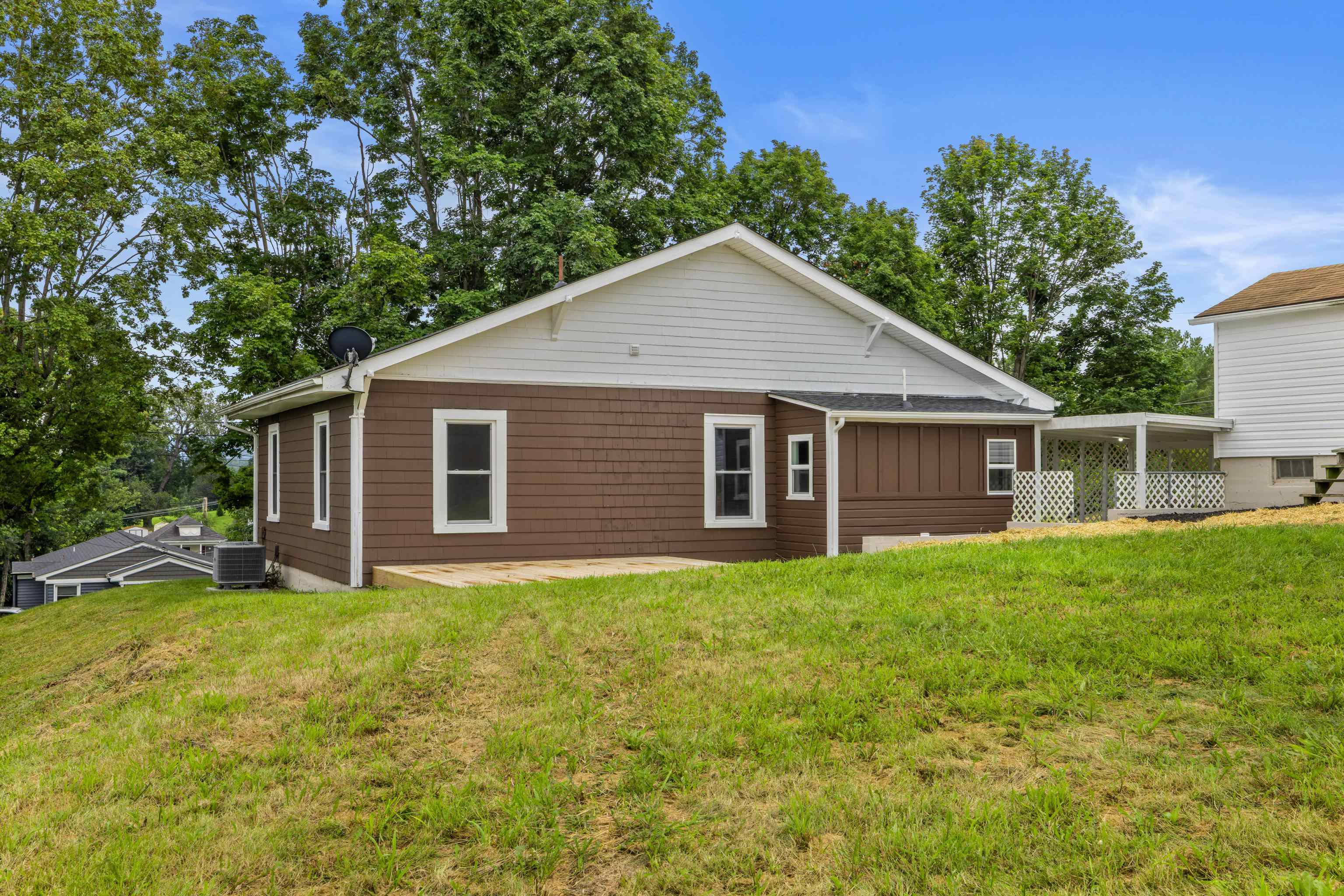608 B ST, STAUNTON, Virginia 24401, 3 Bedrooms Bedrooms, ,Residential,608 B ST,667745 MLS # 667745