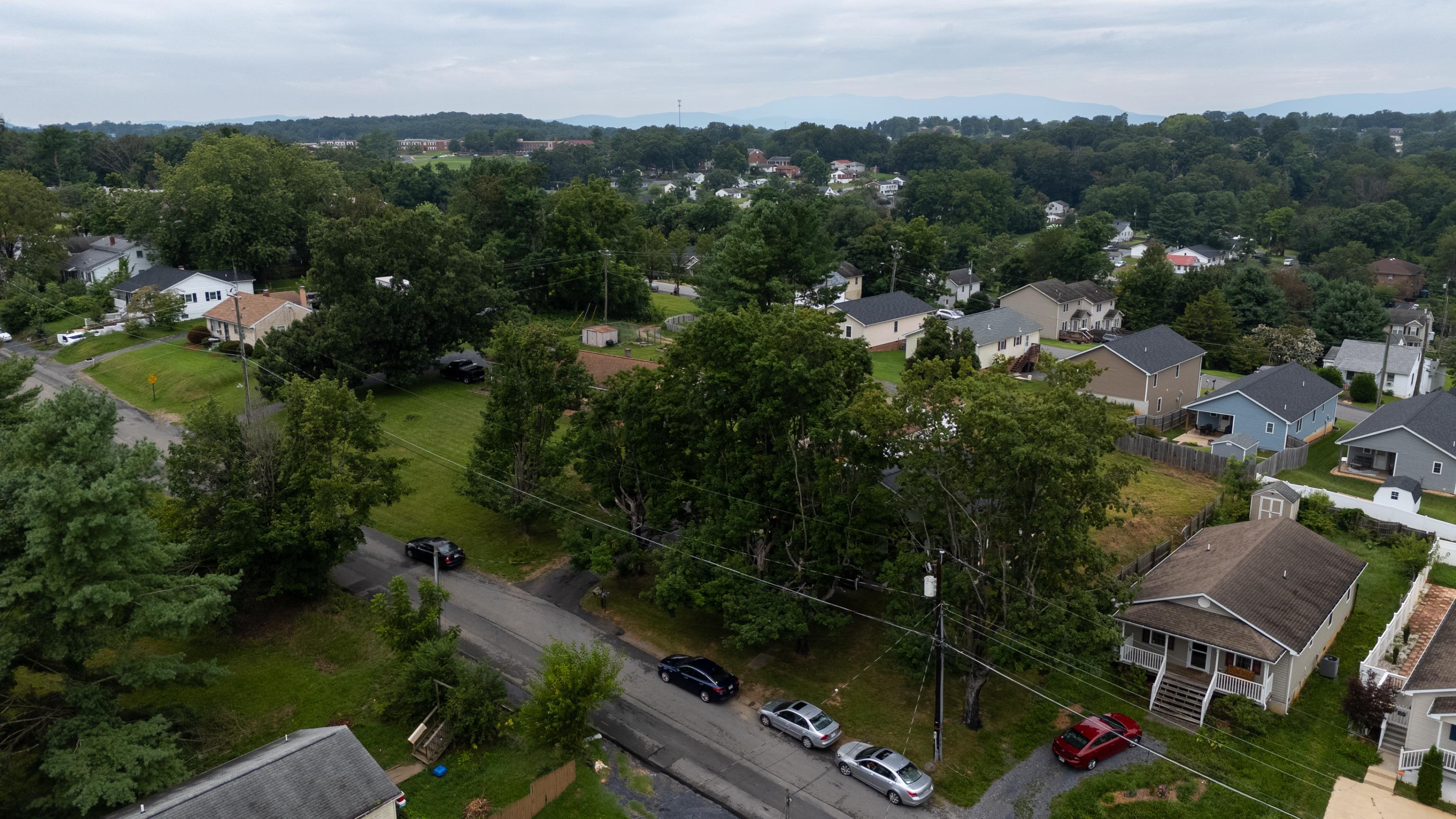 608 B ST, STAUNTON, Virginia 24401, 3 Bedrooms Bedrooms, ,Residential,608 B ST,667745 MLS # 667745