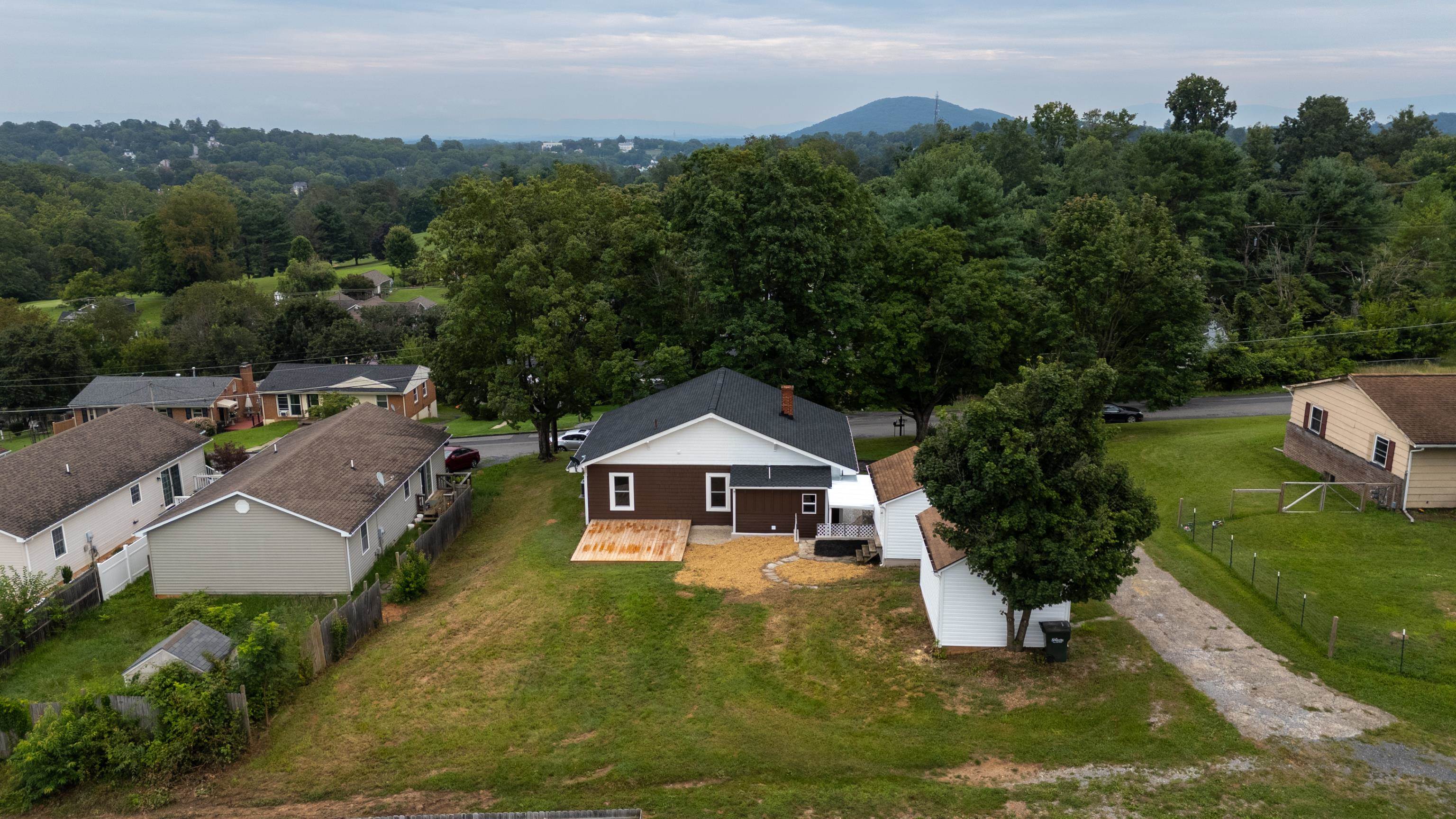 608 B ST, STAUNTON, Virginia 24401, 3 Bedrooms Bedrooms, ,Residential,608 B ST,667745 MLS # 667745