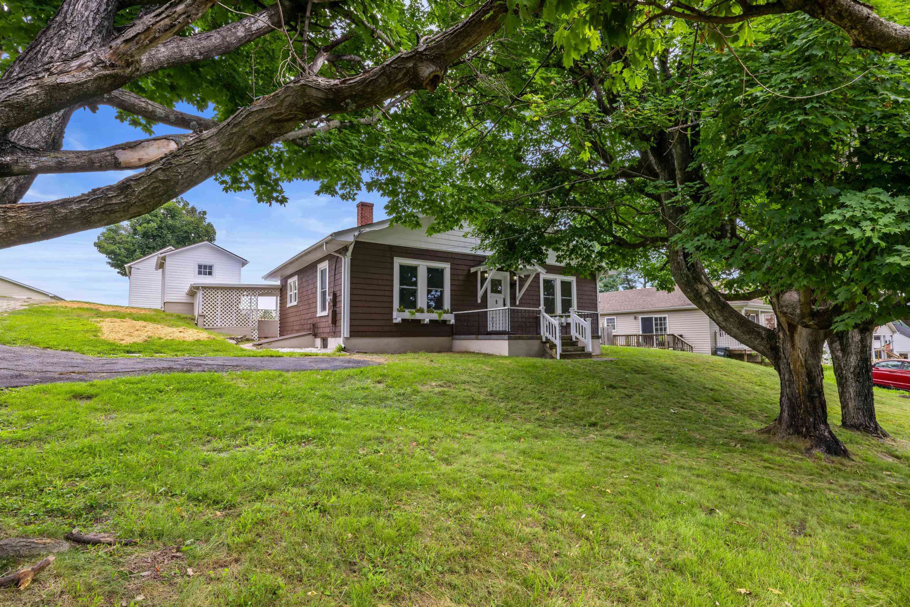 608 B ST, STAUNTON, Virginia 24401, 3 Bedrooms Bedrooms, ,Residential,608 B ST,667745 MLS # 667745